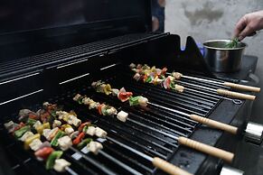 Arro Khampa by Zinc Journey Lijiang