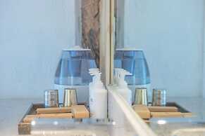 Arro Khampa by Zinc Journey Lijiang