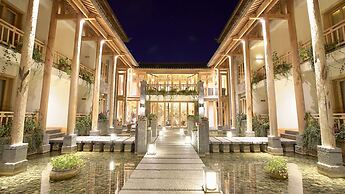 Arro Khampa by Zinc Journey Lijiang