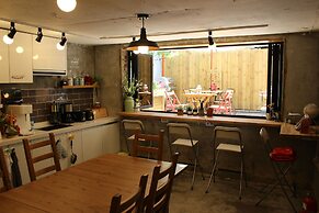 Bunk Guest House - Hostel