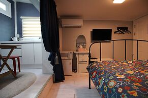 Bunk Guest House - Hostel