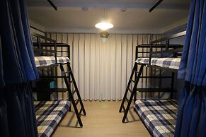 Bunk Guest House - Hostel