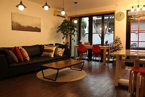 Bunk Guest House - Hostel