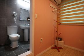 Bunk Guest House - Hostel