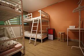 Bunk Guest House - Hostel