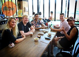 Bunk Guest House - Hostel