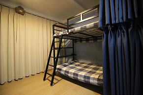 Bunk Guest House - Hostel
