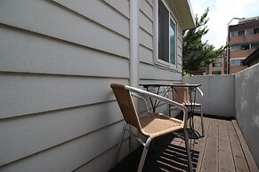 Bunk Guest House - Hostel