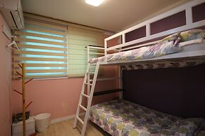 Bunk Guest House - Hostel