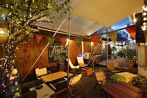 Bunk Guest House - Hostel