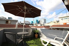 Bunk Guest House - Hostel