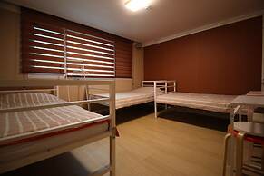 Bunk Guest House - Hostel