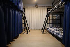 Bunk Guest House - Hostel