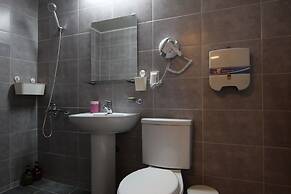 Bunk Guest House - Hostel