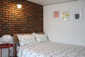 Bunk Guest House - Hostel
