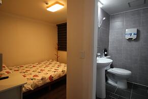 Bunk Guest House - Hostel