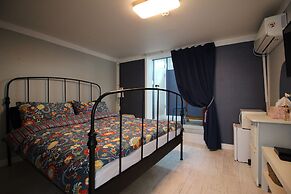 Bunk Guest House - Hostel