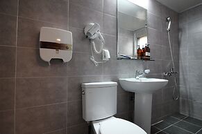 Bunk Guest House - Hostel