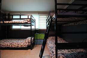 Bunk Guest House - Hostel