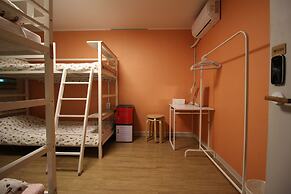 Bunk Guest House - Hostel