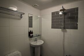 Bunk Guest House - Hostel