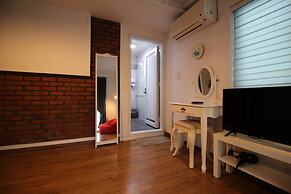 Bunk Guest House - Hostel