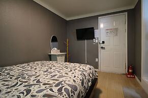 Bunk Guest House - Hostel