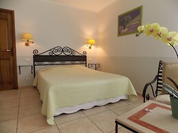 Au Relais Provencal