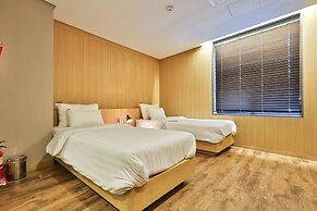 Jongno Makers X Pretty Hotel