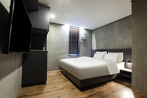 Jongno Makers X Pretty Hotel