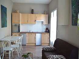 Les Flots Bleus