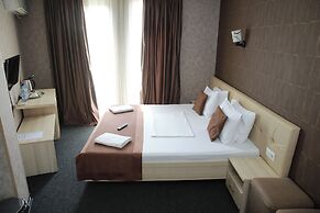 Hotel Voyager