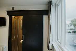 Sinclair's Bar, Lounge & Rooms