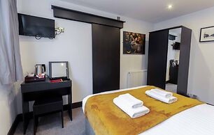 Sinclair's Bar, Lounge & Rooms