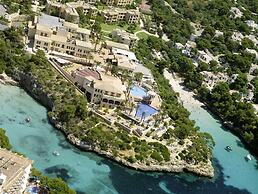 ROBINSON CALA SERENA