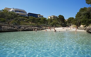 ROBINSON CALA SERENA