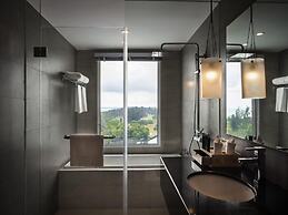 Pullman Miri Waterfront