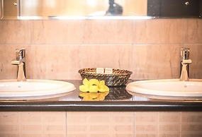 Oasis Hotel Restaurant & Spa