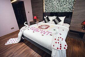 Elegant Hotel Pyi Thar Yar