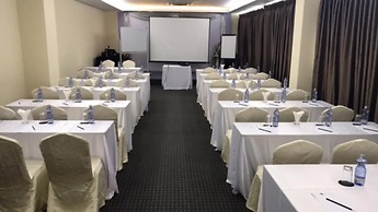 Elegant Hotel Pyi Thar Yar