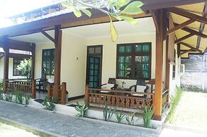 Batu Bolong Cottages