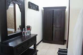 Batu Bolong Cottages