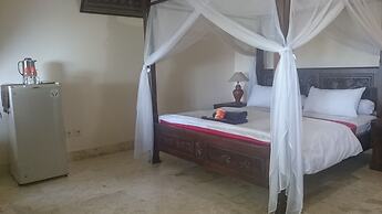 Batu Bolong Cottages