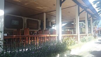 Batu Bolong Cottages