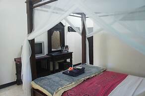 Batu Bolong Cottages