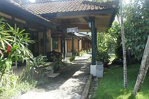 Batu Bolong Cottages