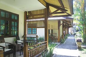 Batu Bolong Cottages