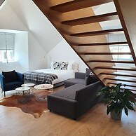 Top city center Lion Monument