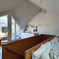 Top city center Lion Monument