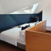 Top city center Lion Monument